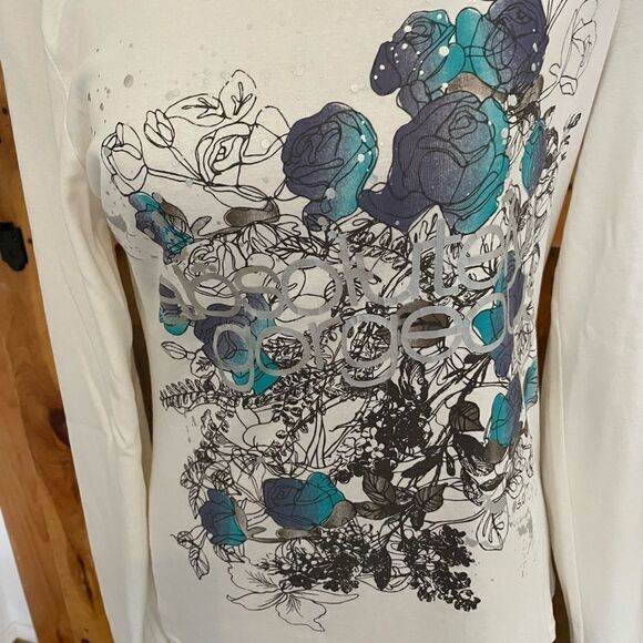 S Oliver long sleeved graphic design tee, says absolutely gorgeous , size XL - Picture 3 of 6